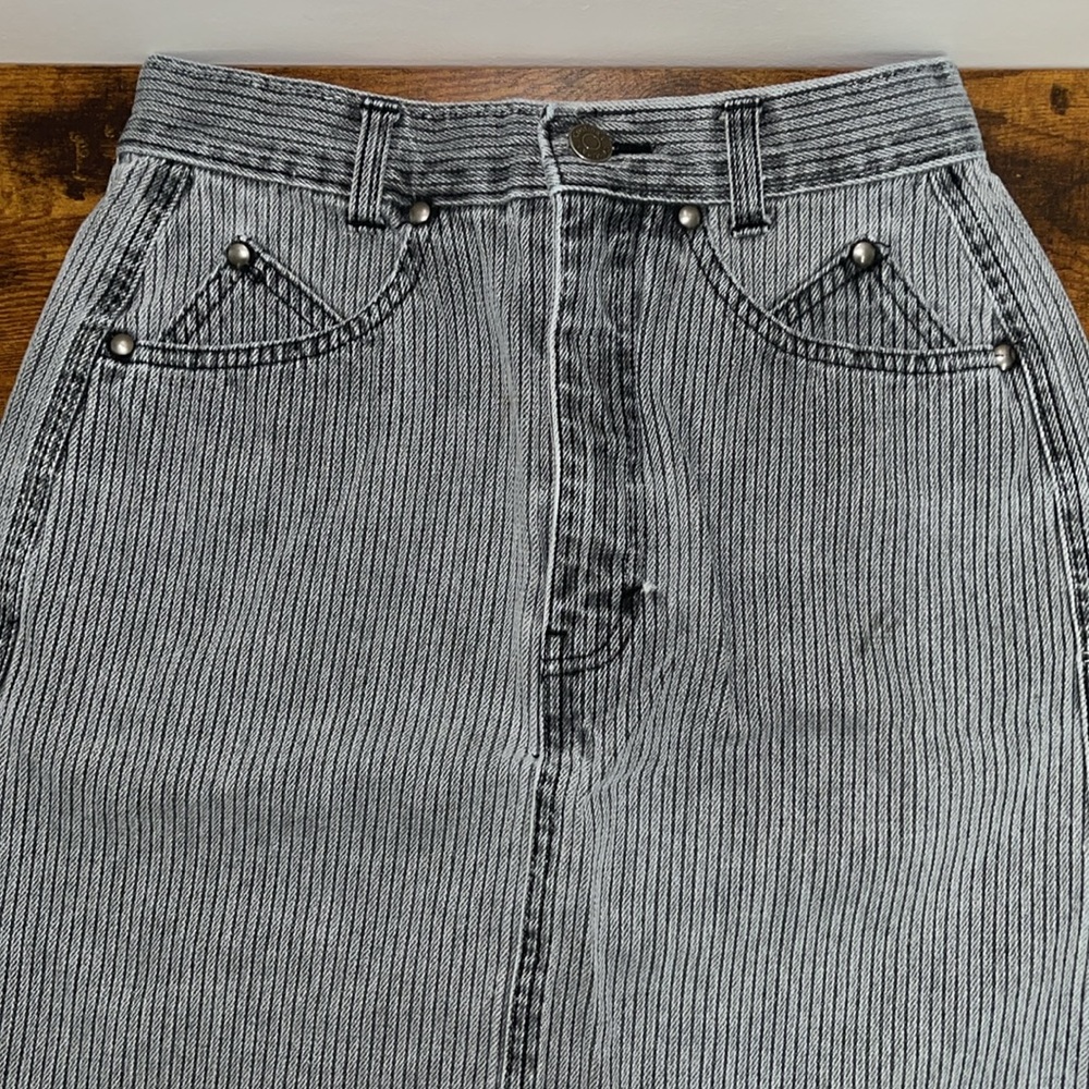 Striped Gray Mini Skirt - Picture 2 of 11